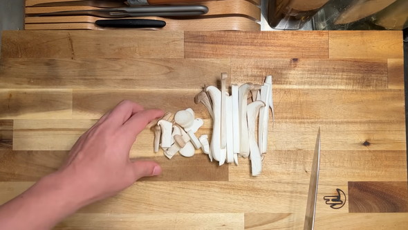 カットされたエリンギ