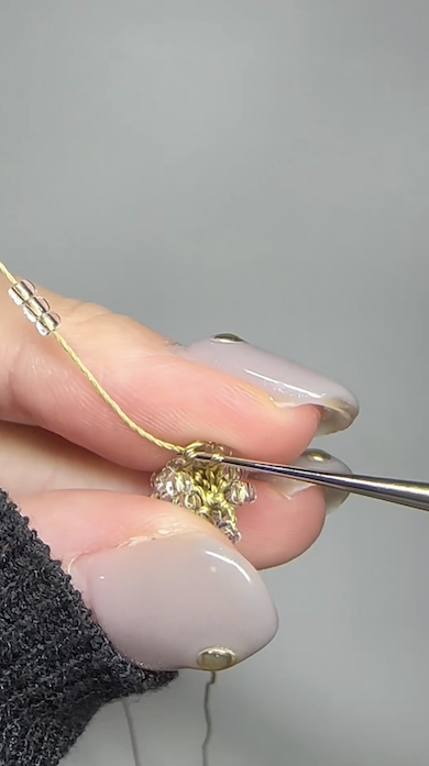 ヘビのビーズブレスレット