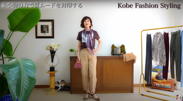 スカーフも秋らしさを表現してくれます