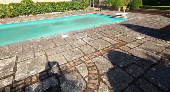 プール　清掃　ビフォーアフター