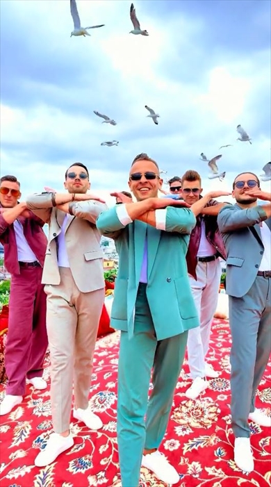 ハンガリーの一世風靡セピアみたいな集団