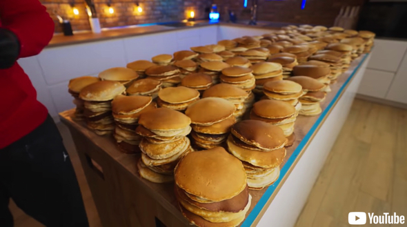 50キロの小麦粉でパンケーキ