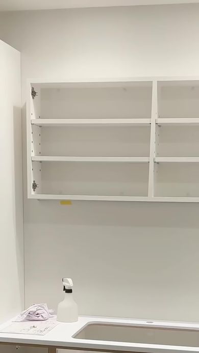 洗面所の棚も新しい物へ変更