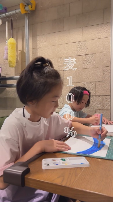 『二階堂』のCMを暗唱する女の子