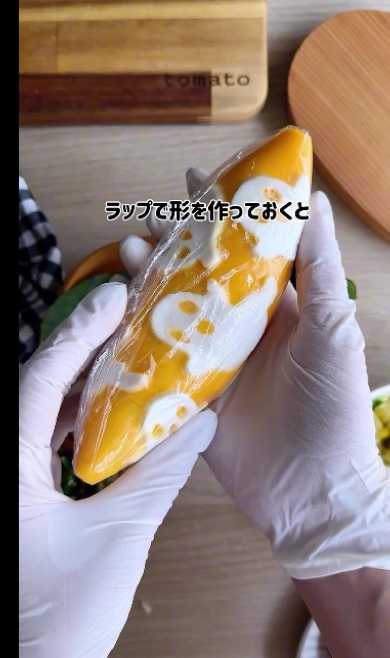 セリアの型抜きとはんぺんを使ったハロウィーンオムライス弁当