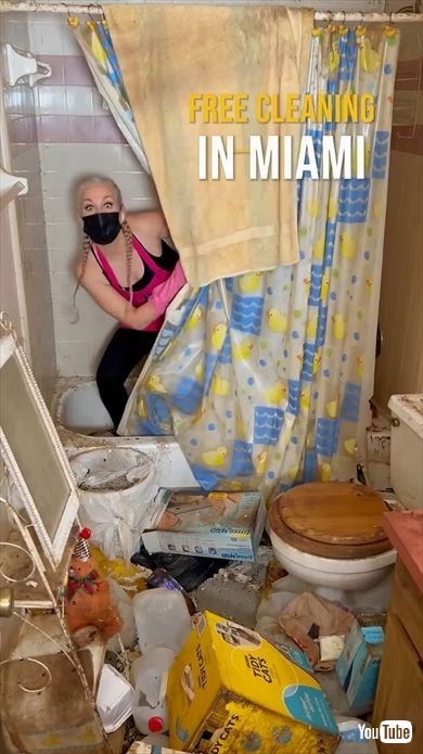 もはや砂場と化した風呂をピカピカにする掃除の女王