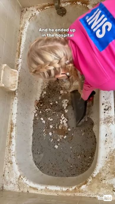 もはや砂場と化した風呂をピカピカにする掃除の女王