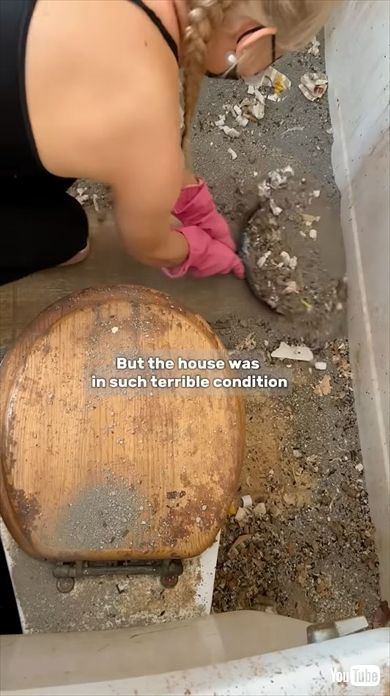 もはや砂場と化した風呂をピカピカにする掃除の女王