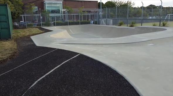 スケートパーク　ビフォーアフター