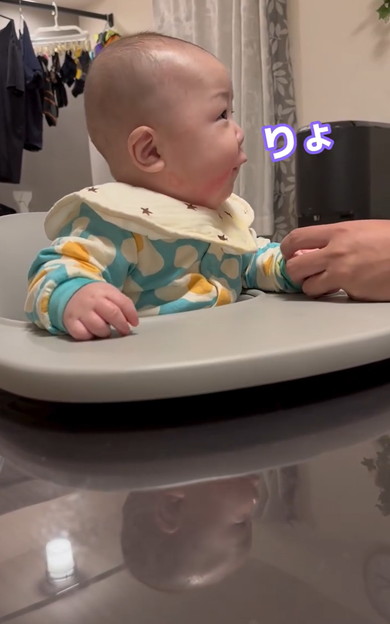 赤ちゃんとパパの会話