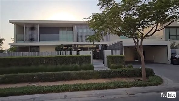 与沢翼が住むドバイヒルズの大豪邸に住む
