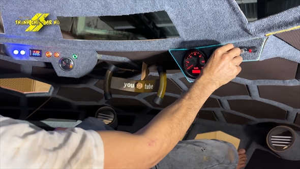 人が乗って運転できるUFOを作る動画