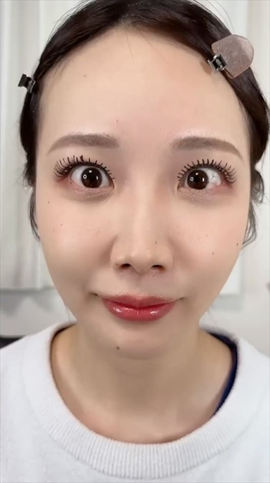 まつげを直接描く最新メイクを試してみたら……