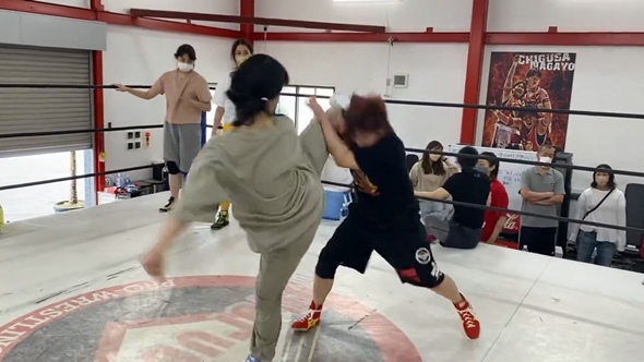 剛力彩芽のバックスピンキック