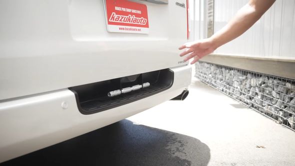 カスタムハイエースのバックドアに追加したアシストグリップ