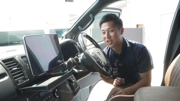 カスタムハイエースの車内を紹介