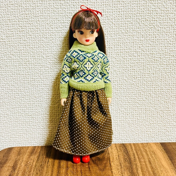 ダイソーのサンダルソックスでリカちゃんのニット作り