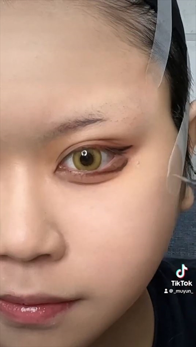 すっぴんからメイクで渡会雲雀に変身