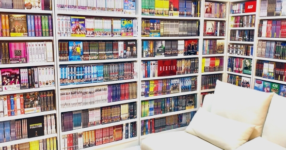 シエルのTSUTAYAみたいな部屋