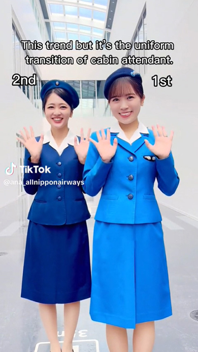 画像左：2代目／画像右：初代