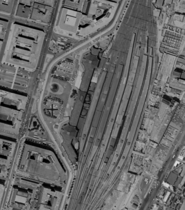 高度経済成長期の東京駅の写真