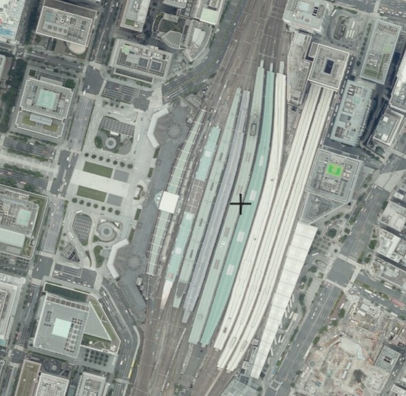  KITTE丸の内・八重洲グランルーフを含む写真