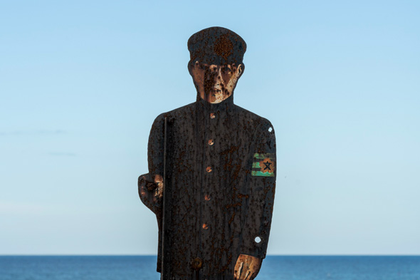 横断歩道のその先 朽ち果てた 学童看板 鳥取県 岩美町 通学路 ホラー 怖い