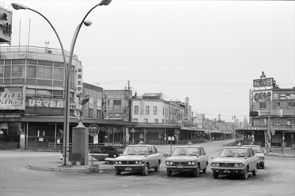 1974年に撮影した岩見沢駅前の写真