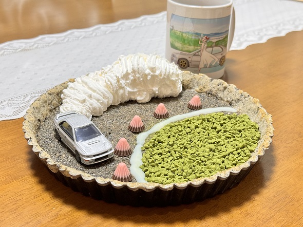 妻が作ったミニカー以外は食べられるバースデーケーキ