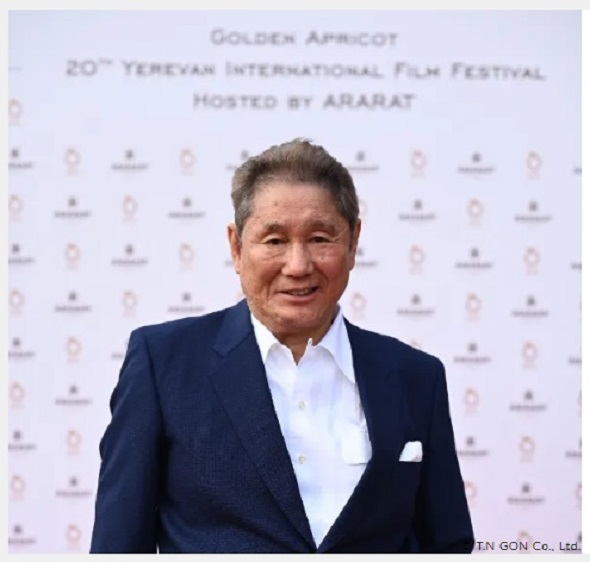 髪色が紫になっていたビートたけし