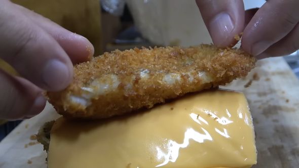 釣った魚を材料にして倍フィレオフィッシュ風のハンバーガーを作る