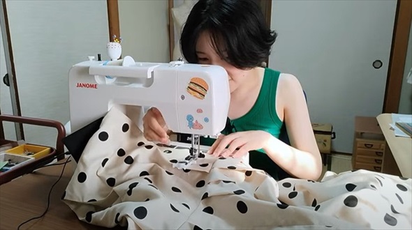 昭和のイラストを手作り服で再現してみた