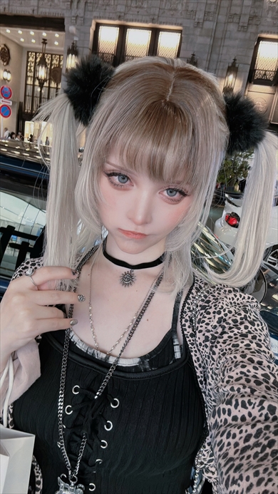 普段の姿とギャップが激しすぎるコスプレイヤー・0MEMEさん