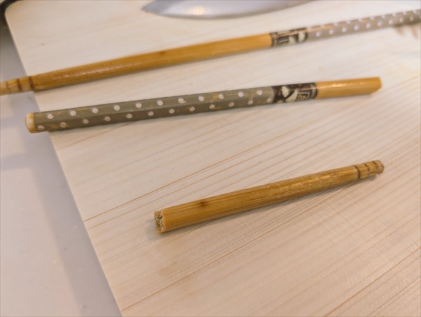 パスタと一緒に菜箸を折った人