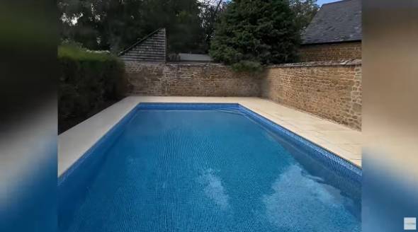 YouTubeチャンネル「thep00lguy ML」