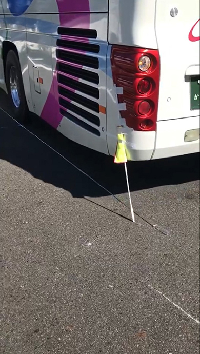 先端のチョークで白線がひかれます