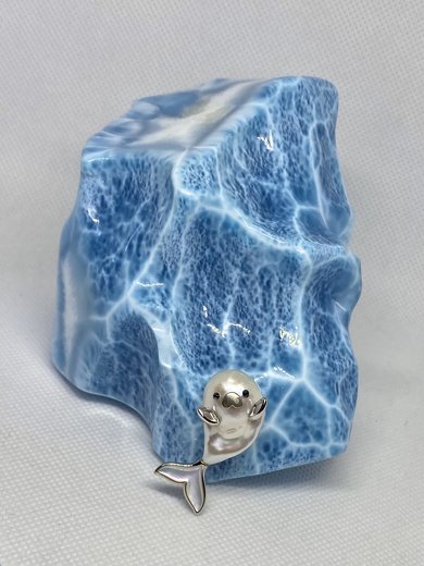 海を切り取ったような石「ラリマー」の塊