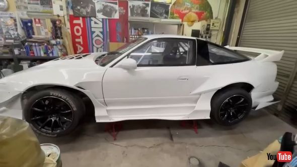 塗装後の車体（横）