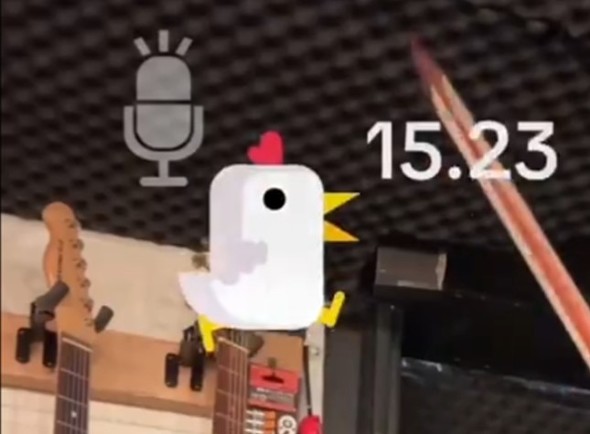 声でニワトリを操作するゲームをバイオリン演奏でプレイ