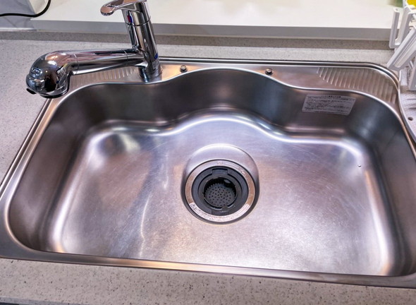 100均クレンザーで磨かれたシンク