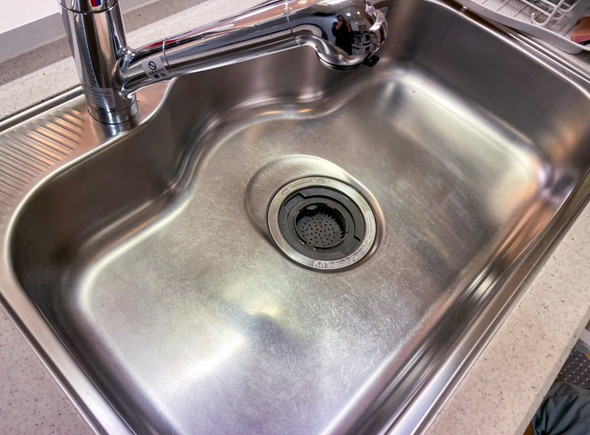 100均クレンザーで磨かれたシンク