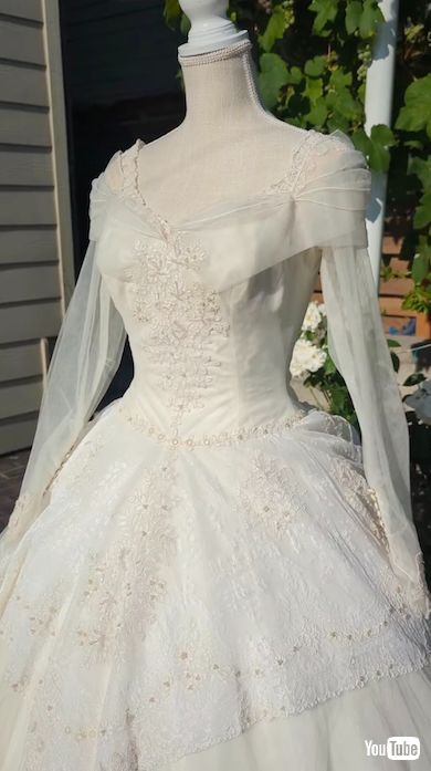 ウェディングドレスの修復