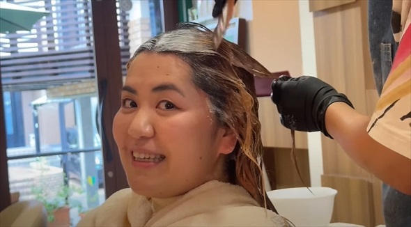 日本の美容室でスウェーデン人夫と大変身ビフォアフ