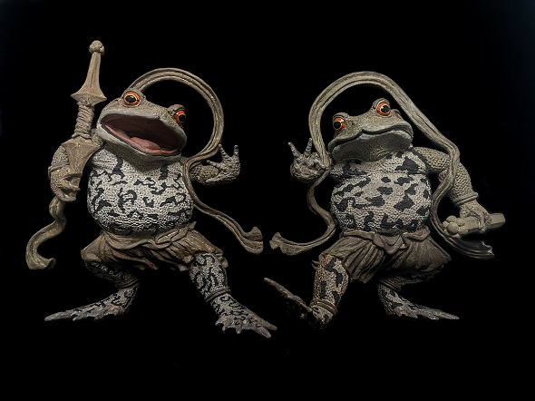 ヒキガエル版金剛力士像の全身