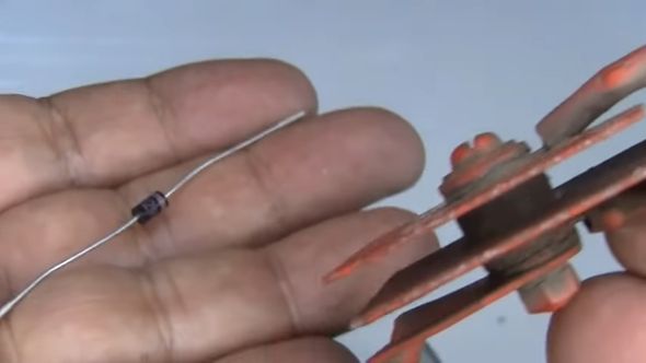 セレン整流器と現在も使われているダイオード