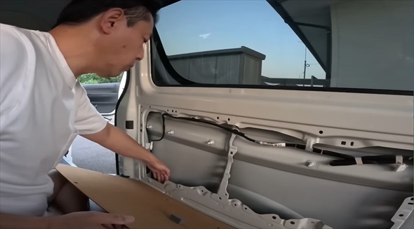 釣り車中泊仕様のハイエース