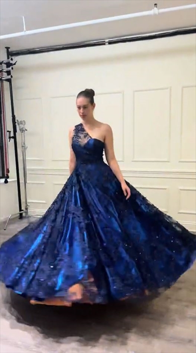 トランスフォームするドレスがすてき