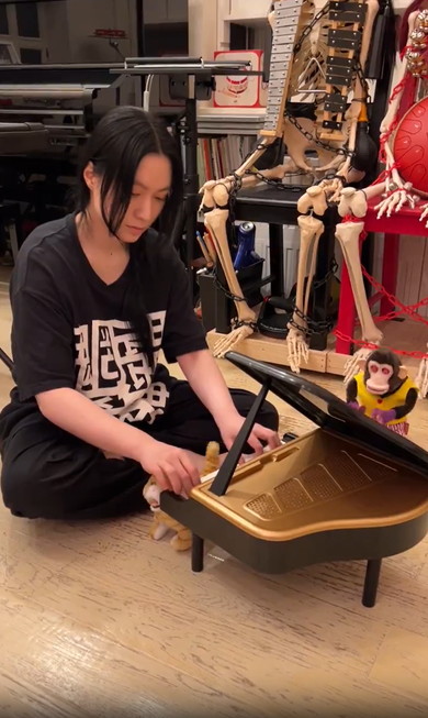 妻の人形あそび