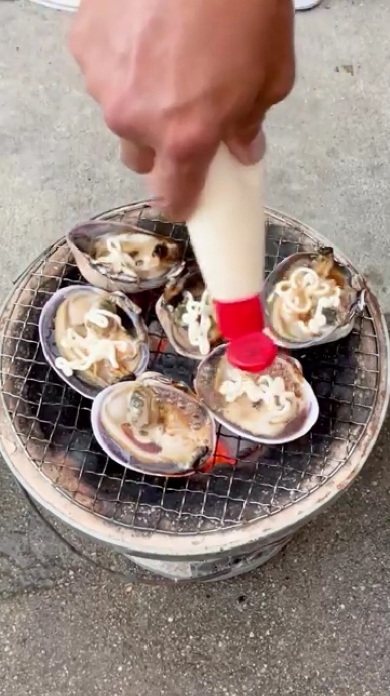 漁師ワタルの大アサリ