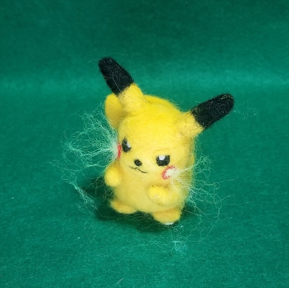 蛍光羊毛でピカチュウの電撃を再現